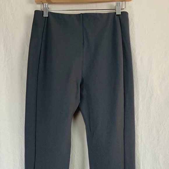 Liverpool Pull-On Cropped “Riding” Legging-Pant in Magnet Grey - Picture 4 of 9
